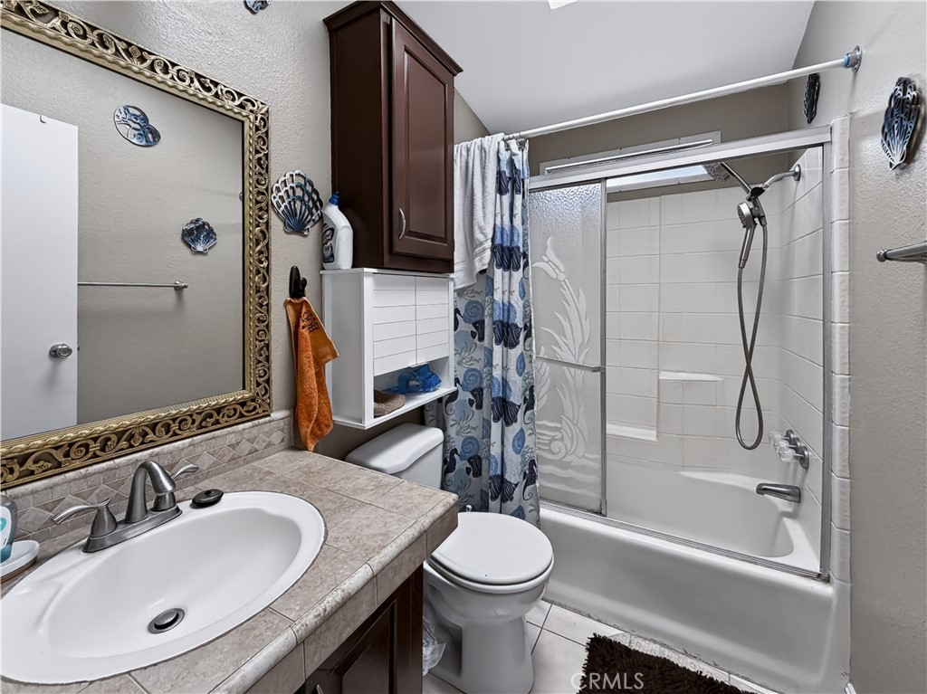 10965 Glenoaks 39 Property Photo 12