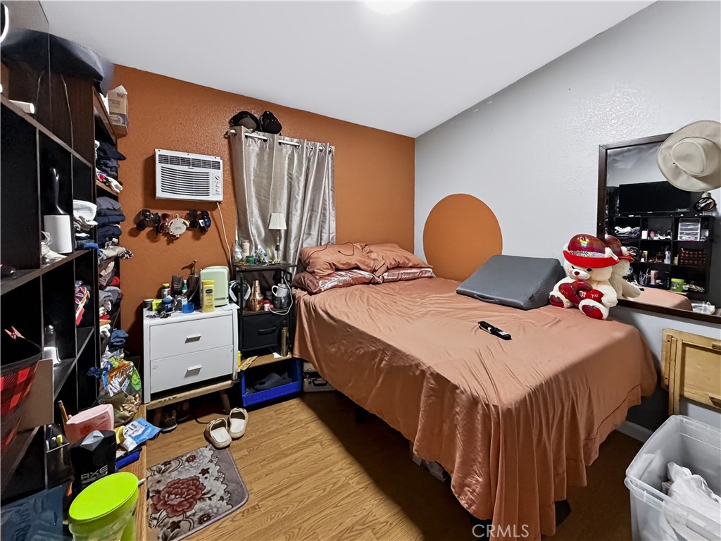 10965 Glenoaks 39 Property Photo 13