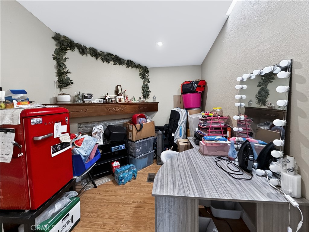 10965 Glenoaks 39 Property Photo 14