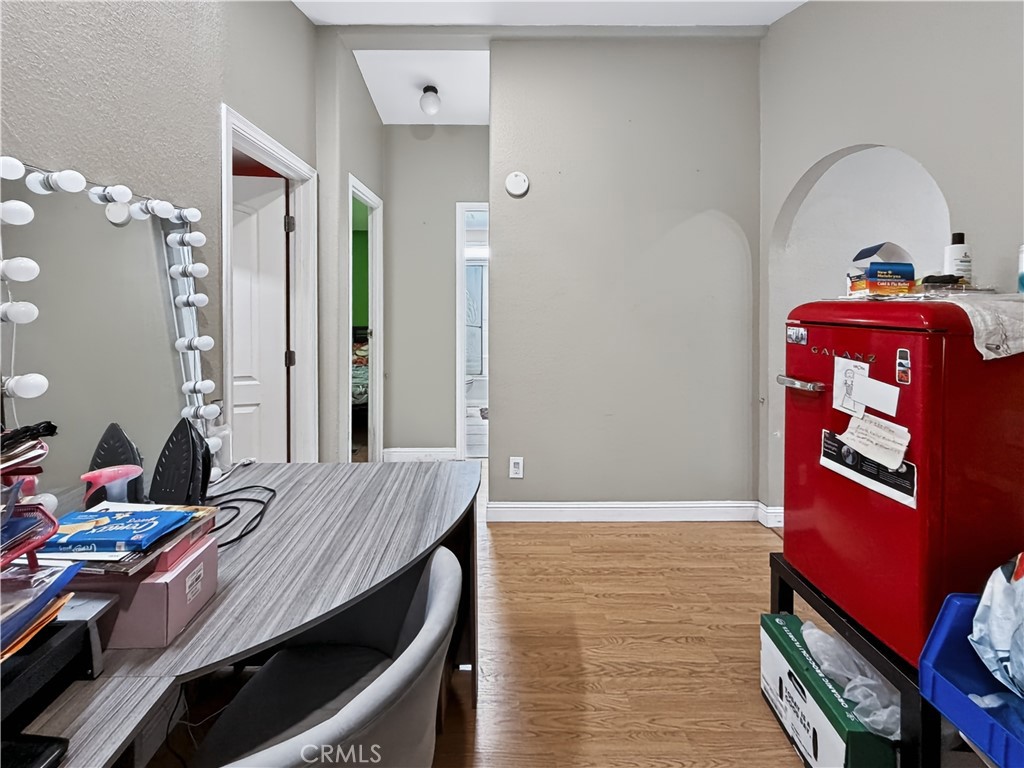 10965 Glenoaks 39 Property Photo 15