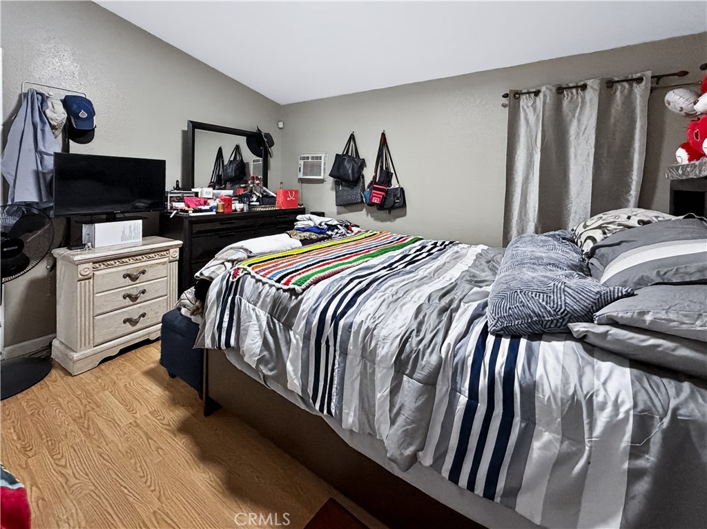 10965 Glenoaks 39 Property Photo 17