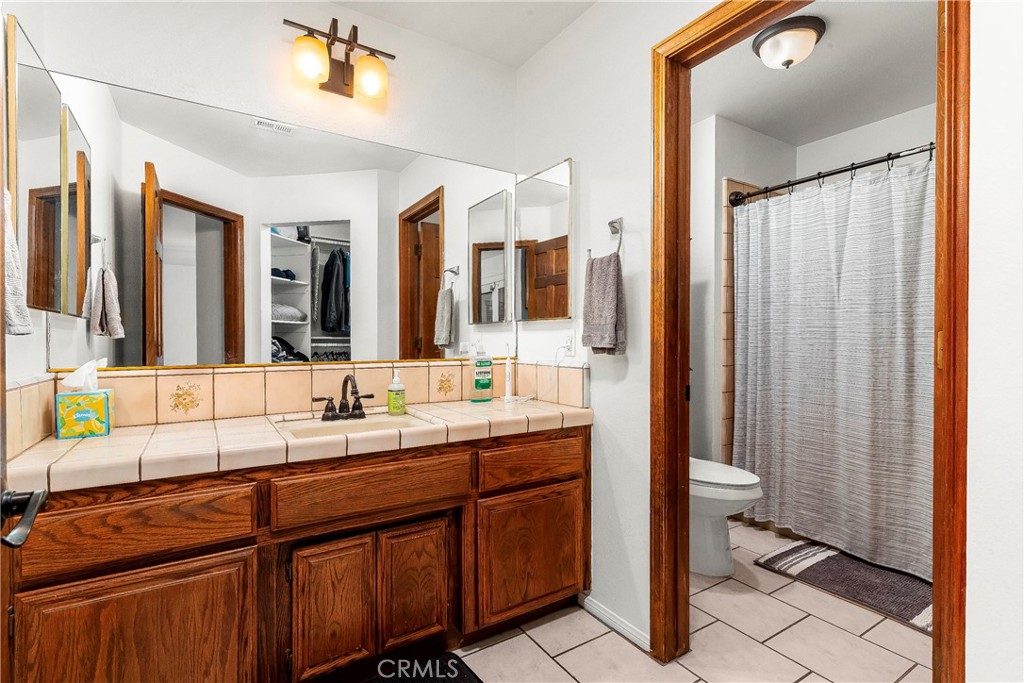 2111 W Avenue J12 Property Photo 33