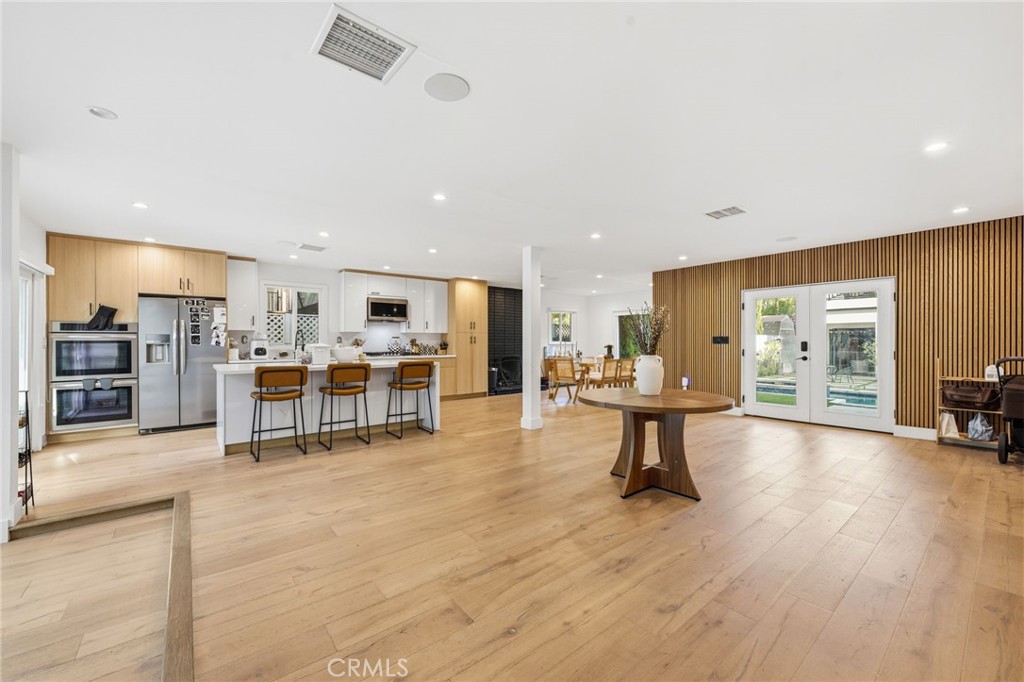 13135 Chandler Boulevard Property Photo 44
