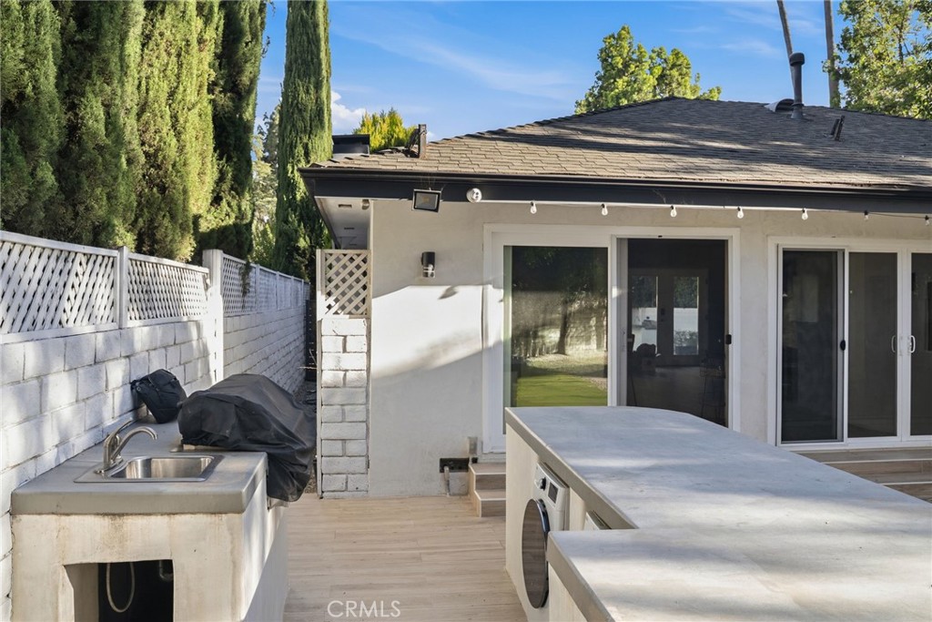 13135 Chandler Boulevard Property Photo 53
