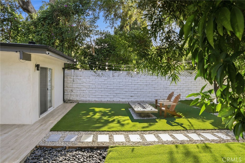 13135 Chandler Boulevard Property Photo 55