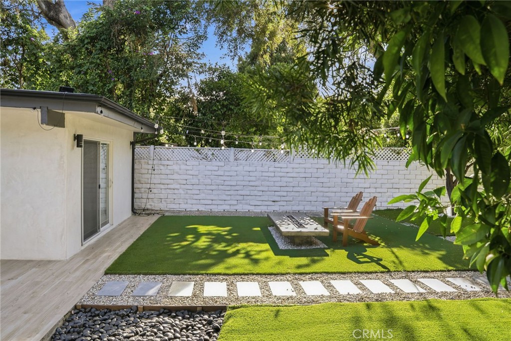 13135 Chandler Boulevard Property Photo 55