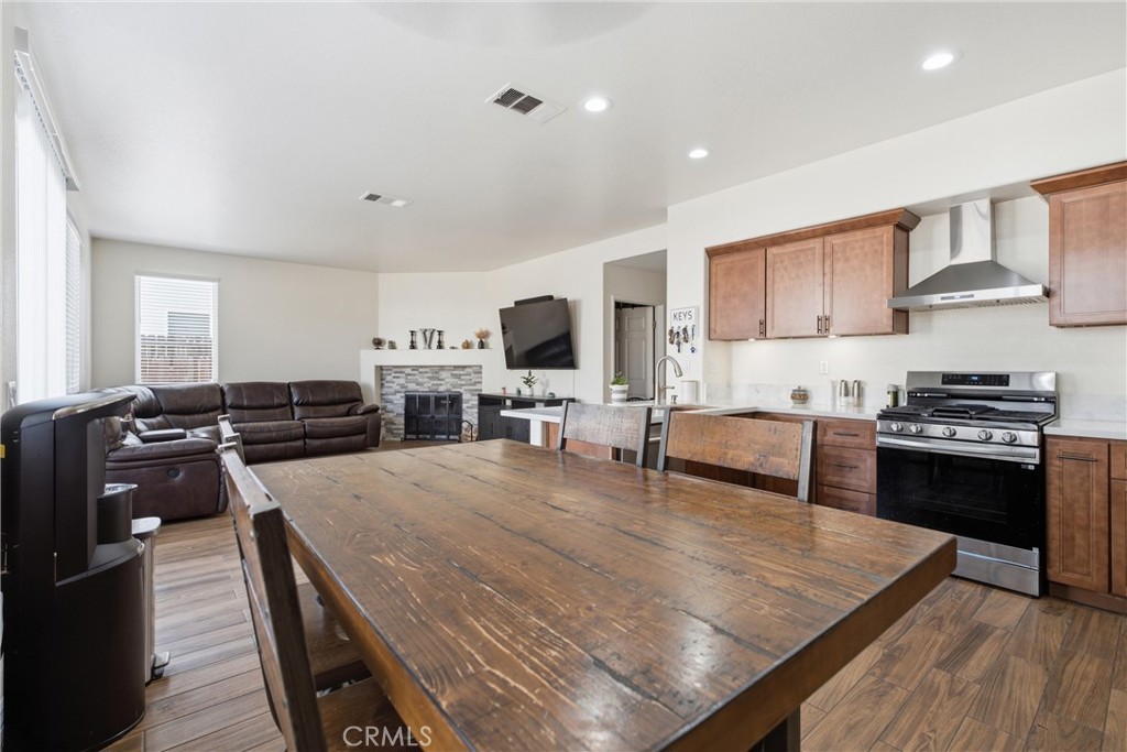 42524 Cinnabar Court Property Photo 8