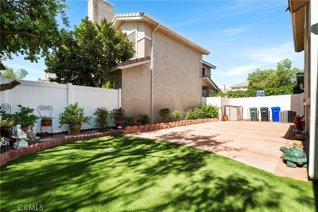 30418 Daisy Court Property Photo 2