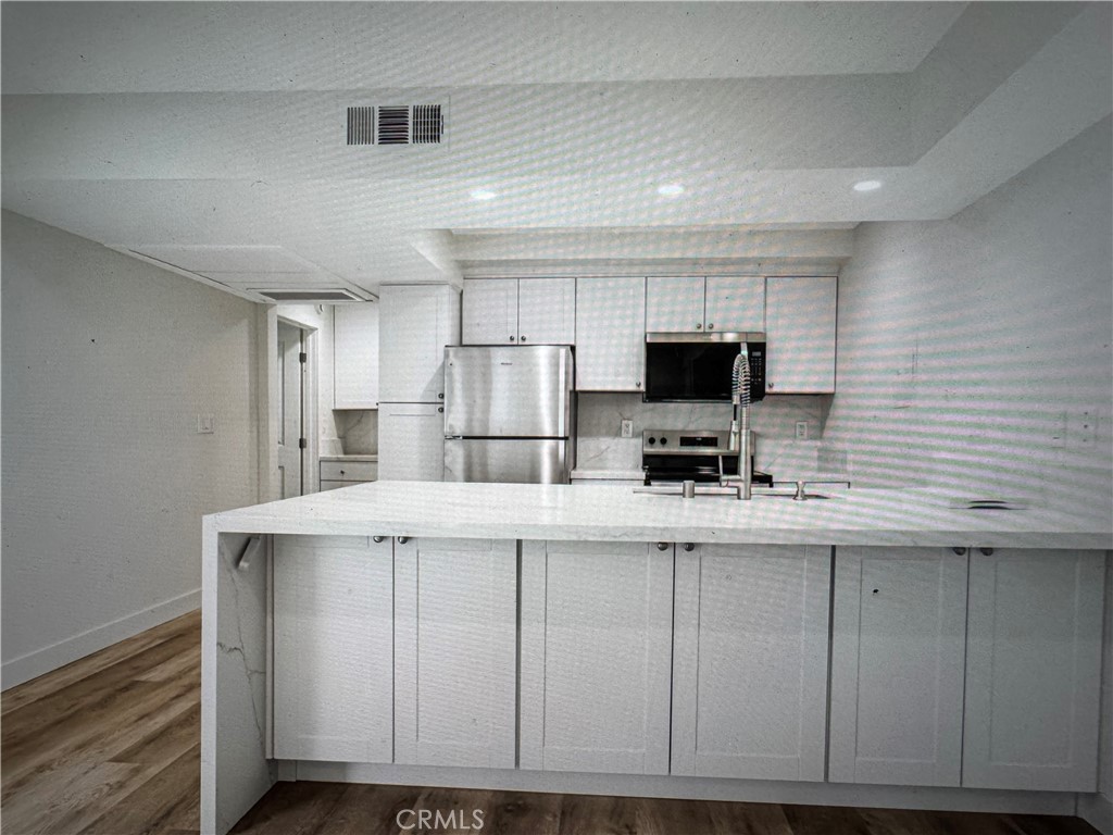750 N Kings 105 Property Photo 1