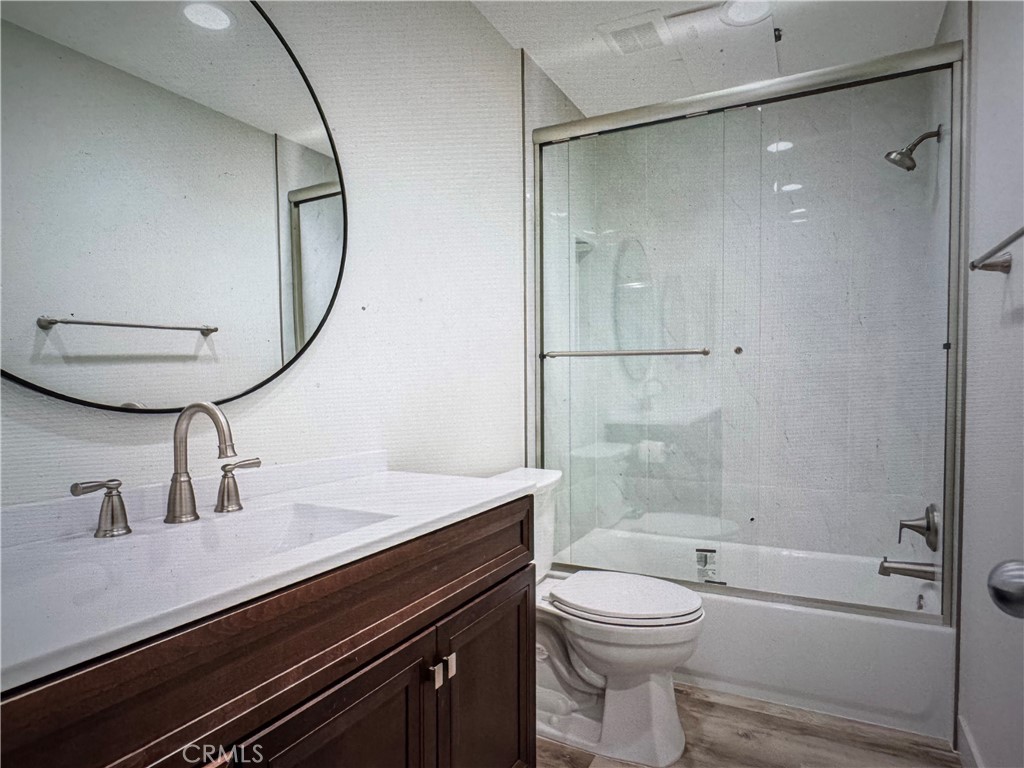 750 N Kings 105 Property Photo 15