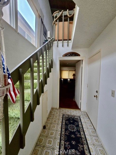 4045 Sunset Lane Property Photo 6