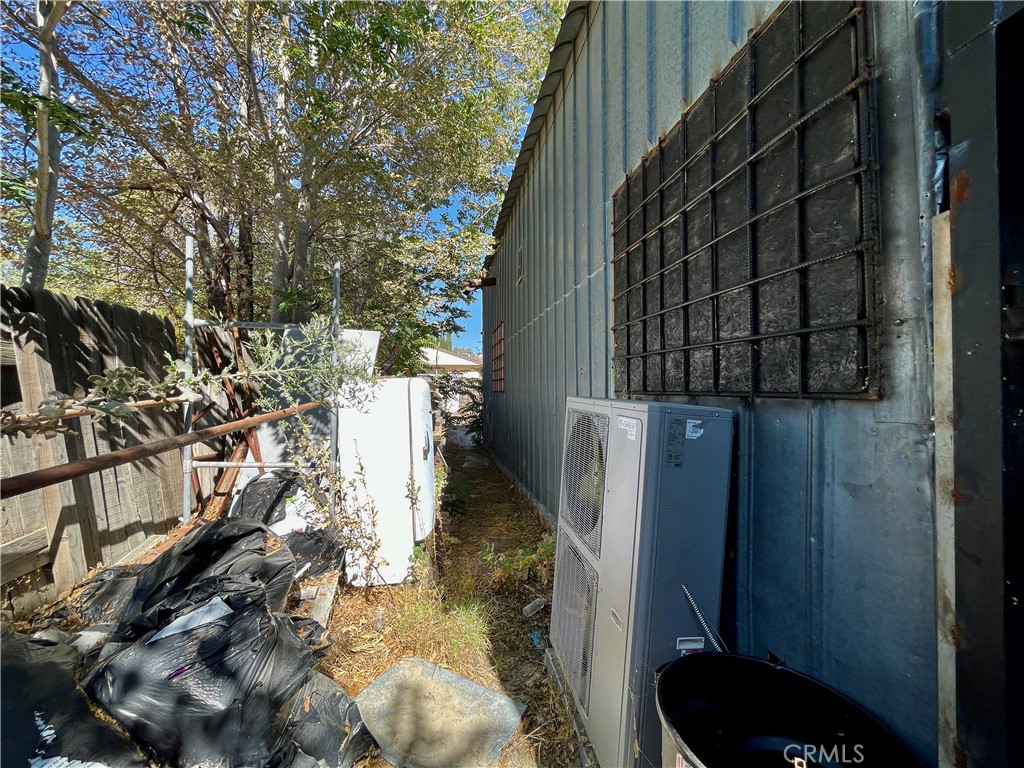 701 Fresno Property Photo 4