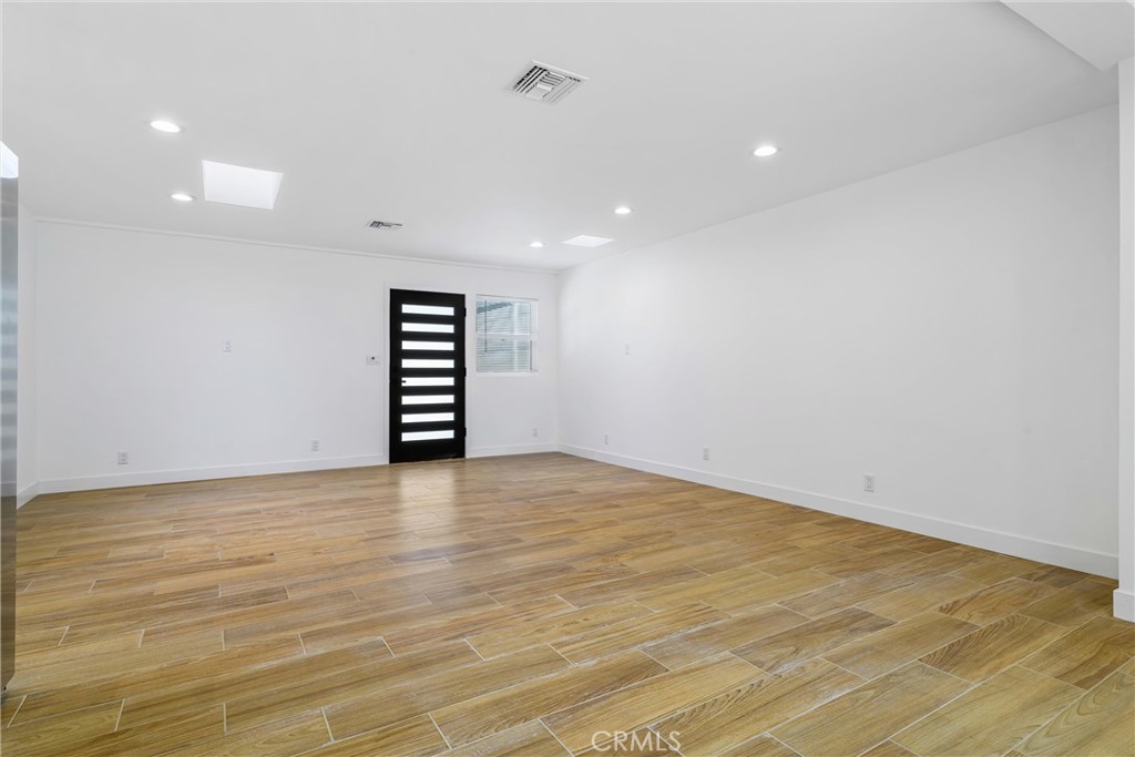 5706 Burnet Avenue Property Photo 6