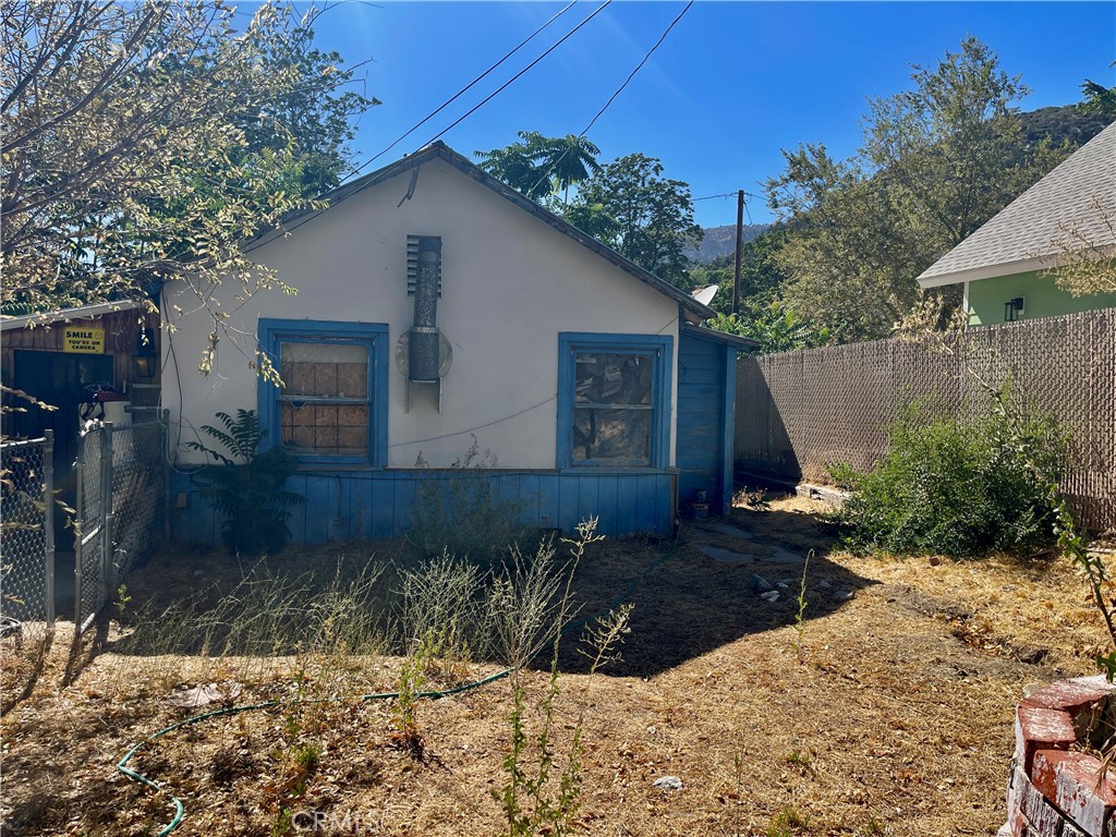 705 Fresno Property Photo 1