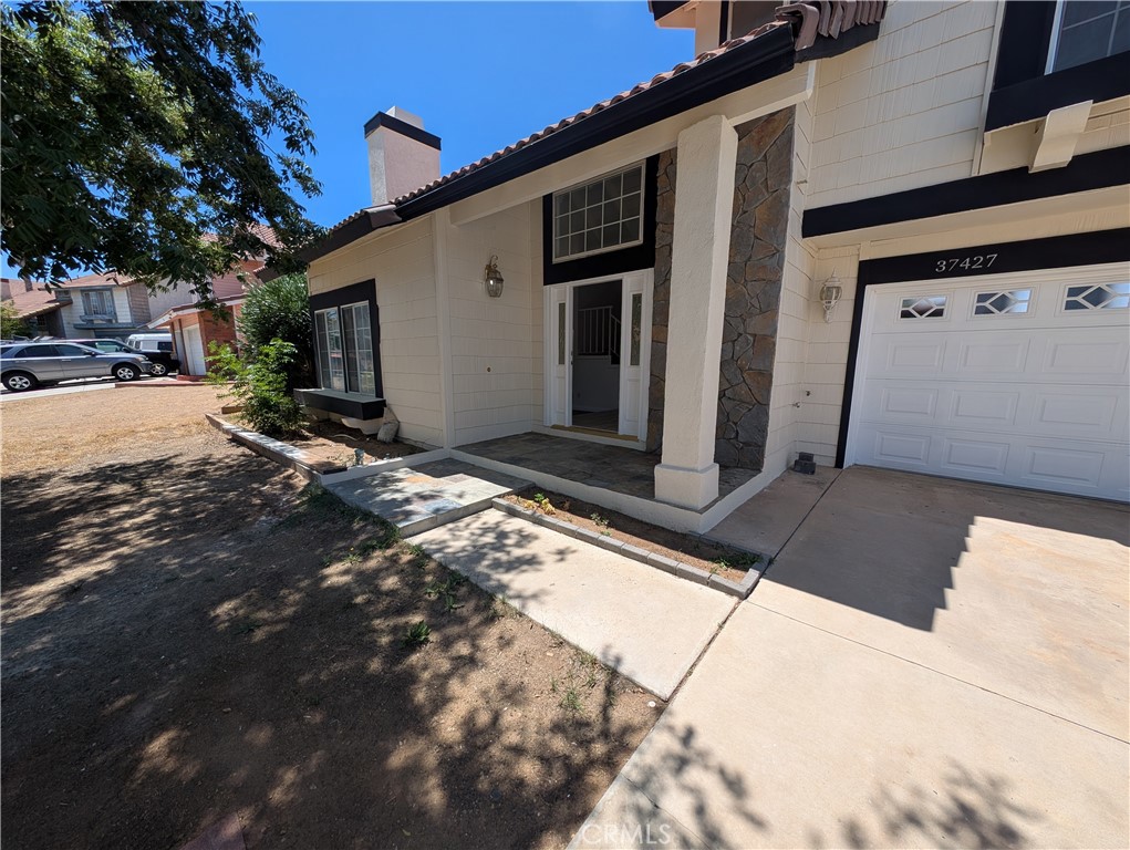 37427 Greenwich Court Property Photo 3