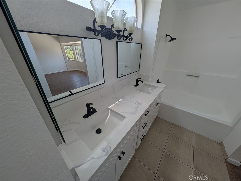 37427 Greenwich Court Property Photo 32