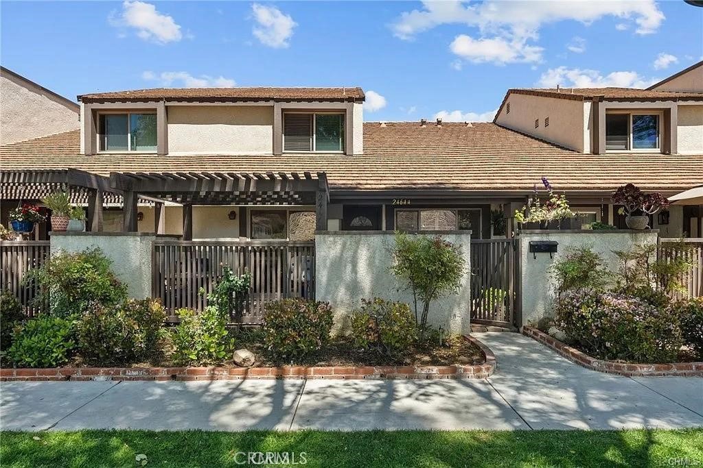 24644 Golfview Drive Property Photo 1