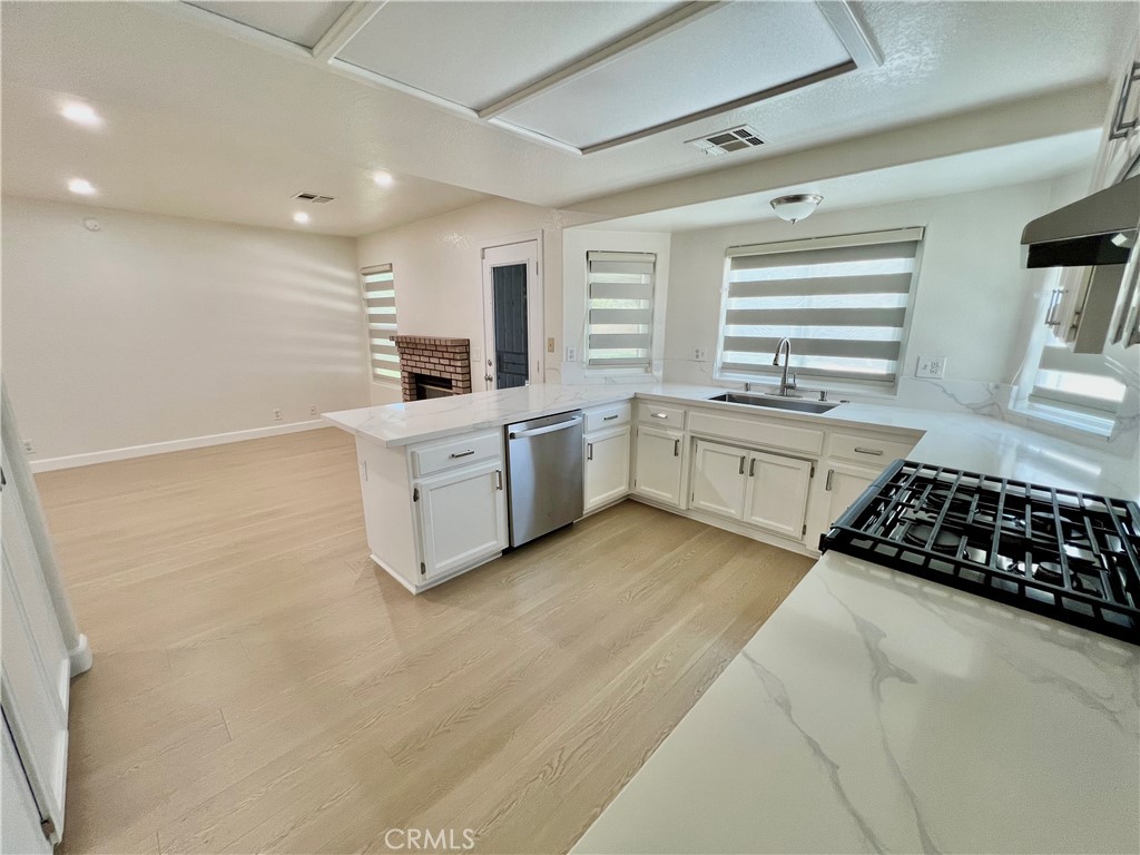 759 E Avenue J6 Property Photo 15