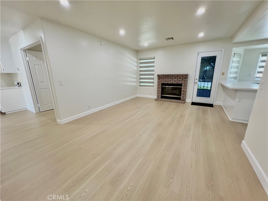 759 E Avenue J6 Property Photo 16