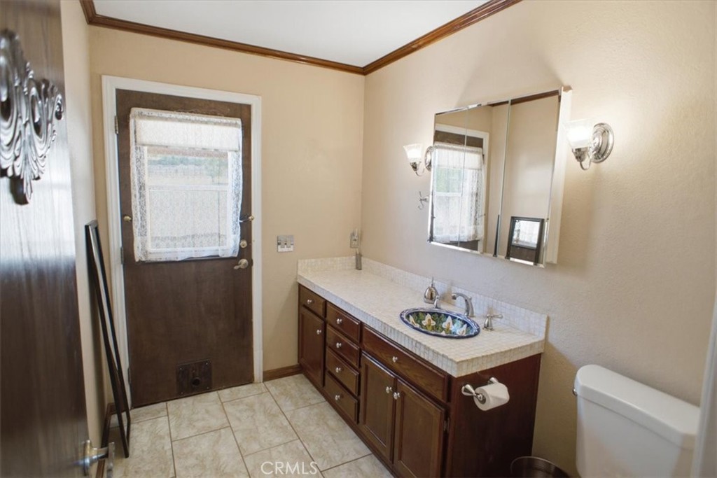 12830 E Avenue W13 Property Photo 10