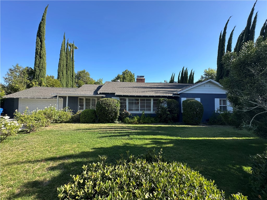 15742 Vose Property Photo 1