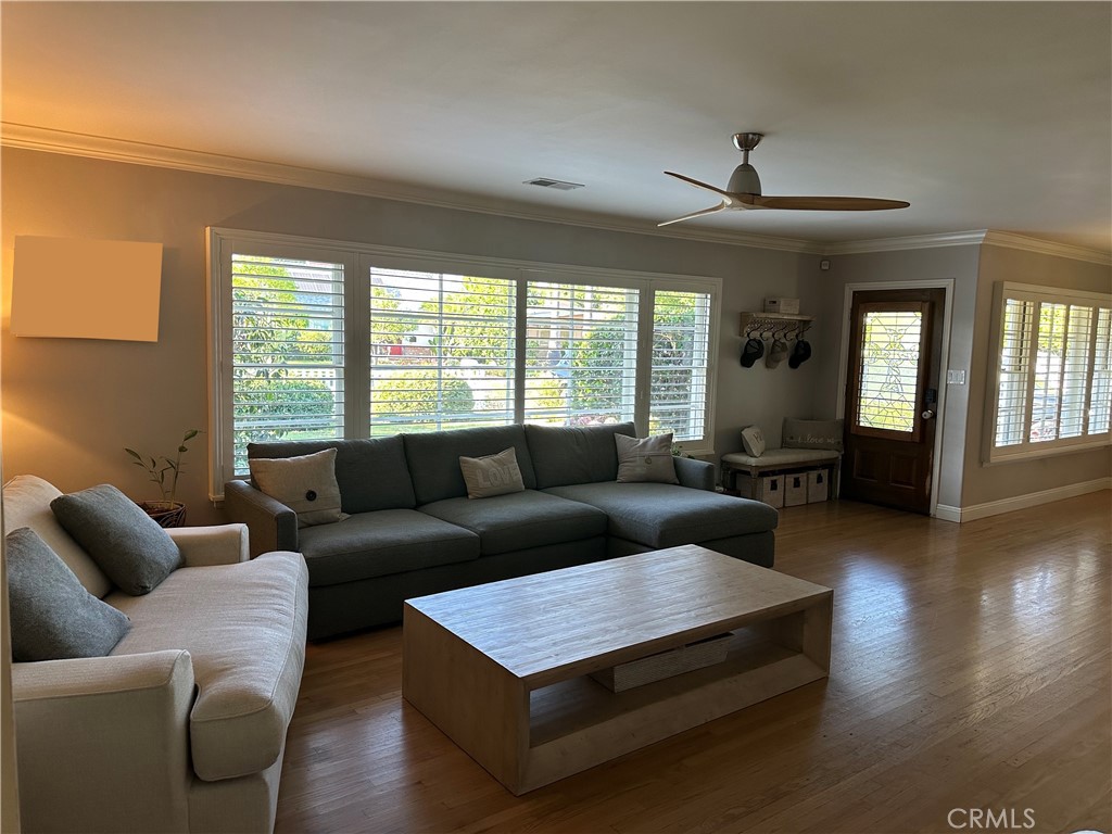 15742 Vose Property Photo 9