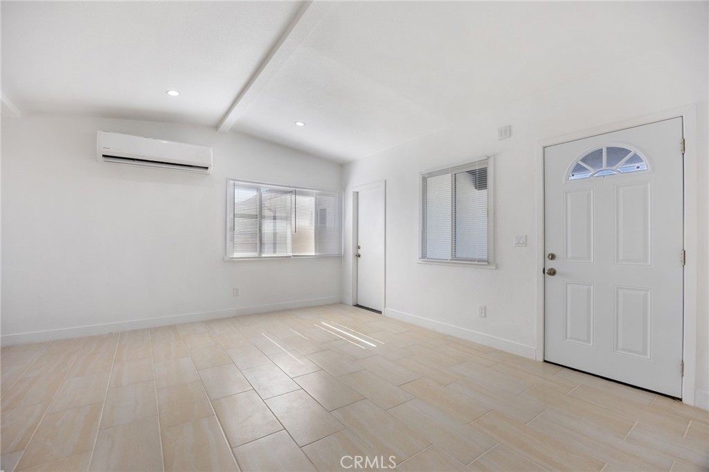 709 W Avenue H12 Property Photo 6