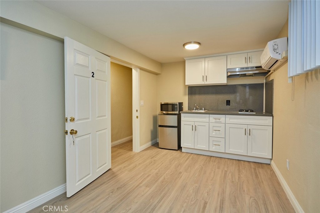 1840 W 11th Place Property Photo 8