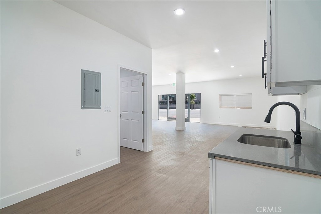 1659 W Florence Avenue Property Photo 8