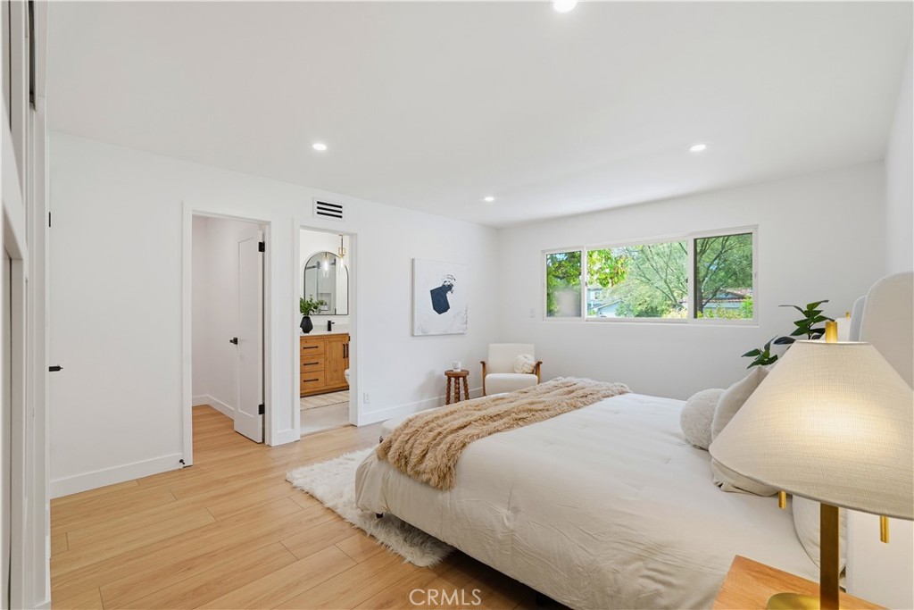 7556 Chaminade Property Photo 20