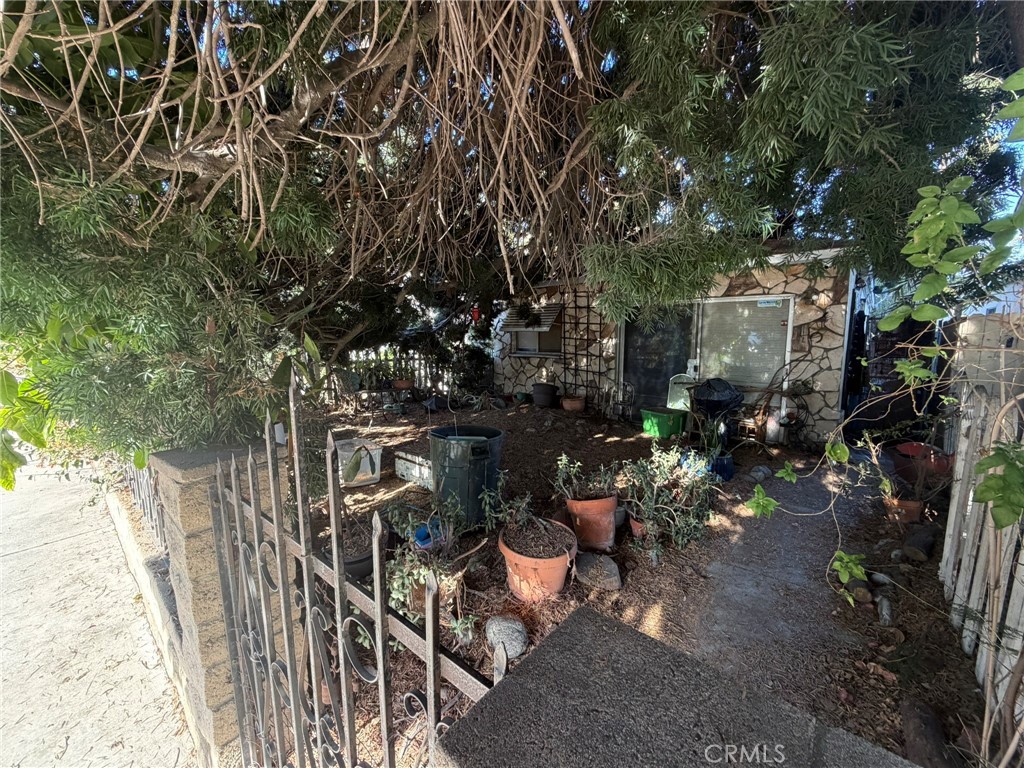 5123 Cahuenga Boulevard Property Photo 2