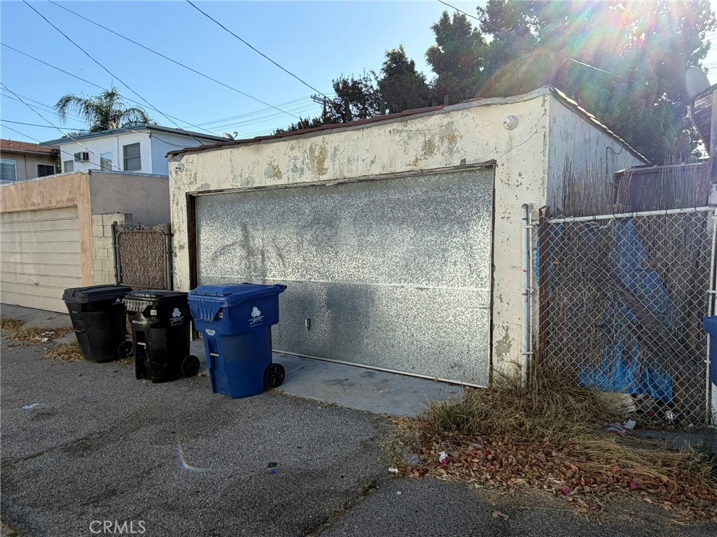 5123 Cahuenga Boulevard Property Photo 3