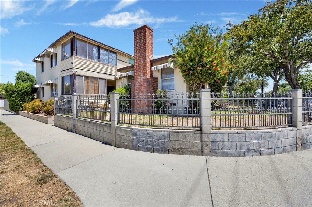 12759 Oxnard Property Photo 1