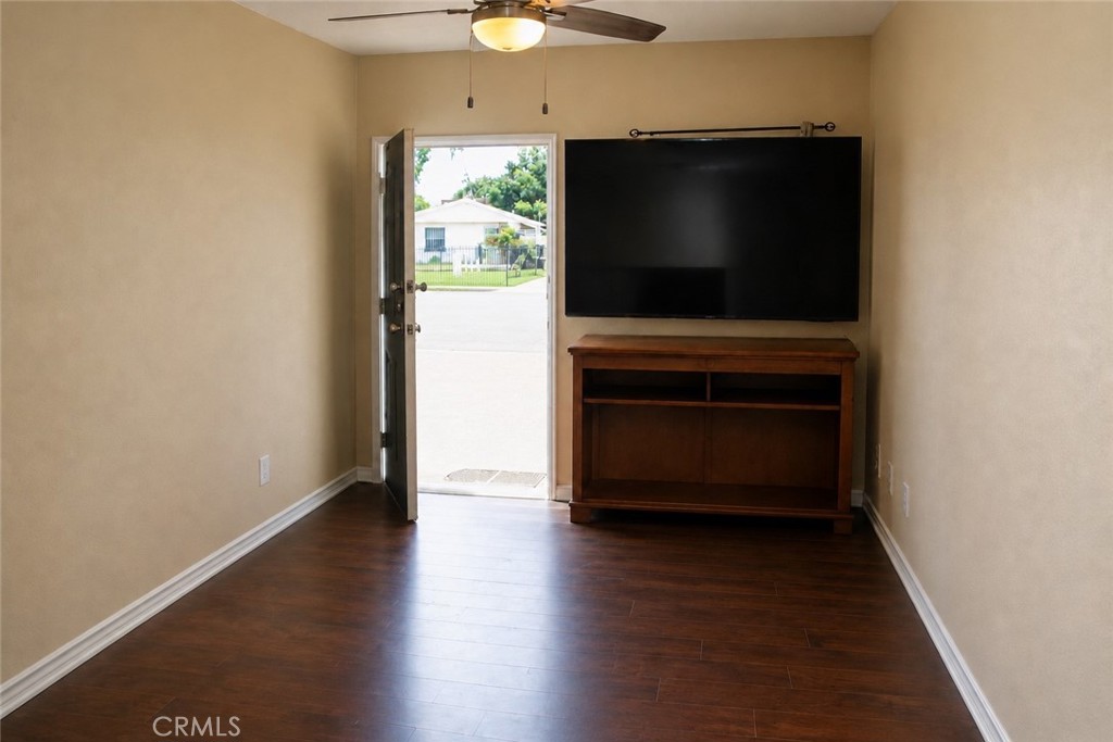 518 N Santa Fe Property Photo 9