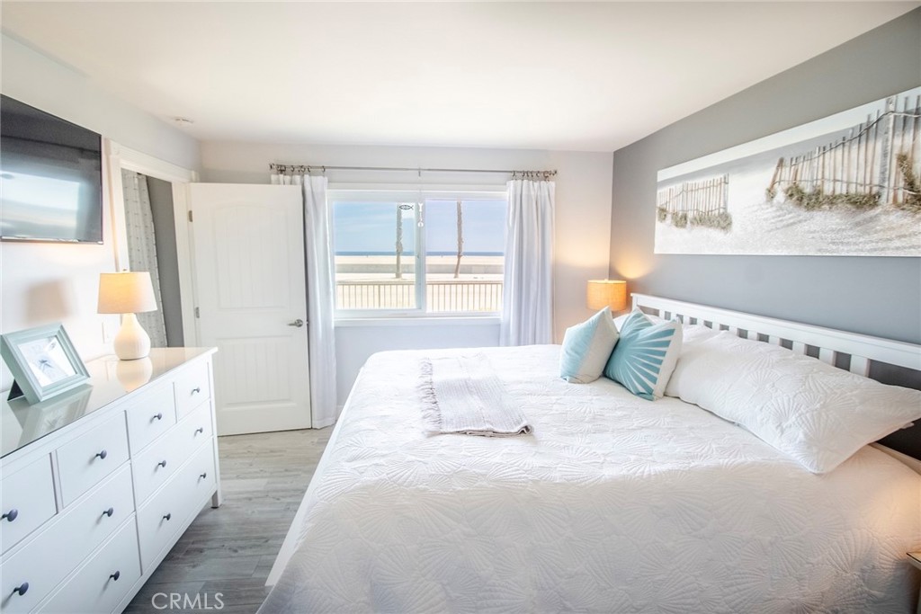 275 E Surfside Property Photo 2