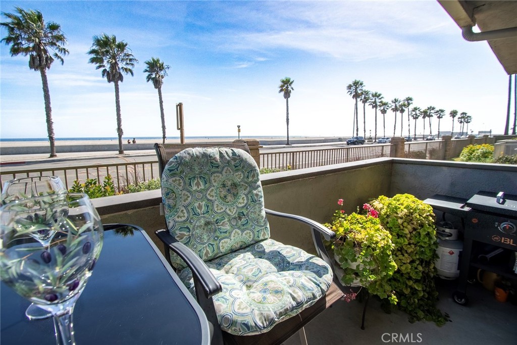 275 E Surfside Property Photo 3