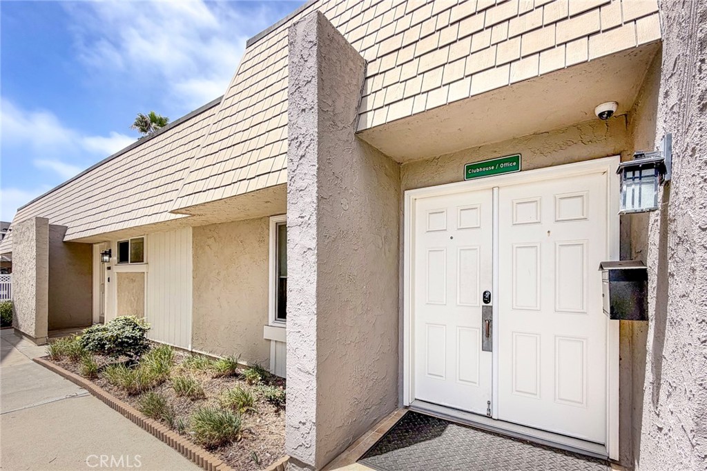 275 E Surfside Property Photo 29
