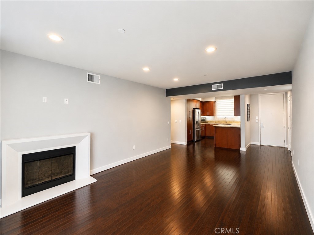 14412 Killion Street 310 Property Photo 4