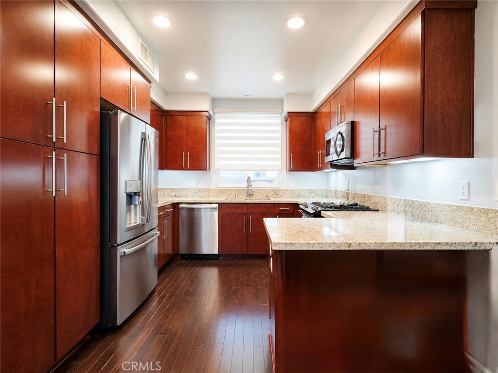 14412 Killion Street 310 Property Photo 6