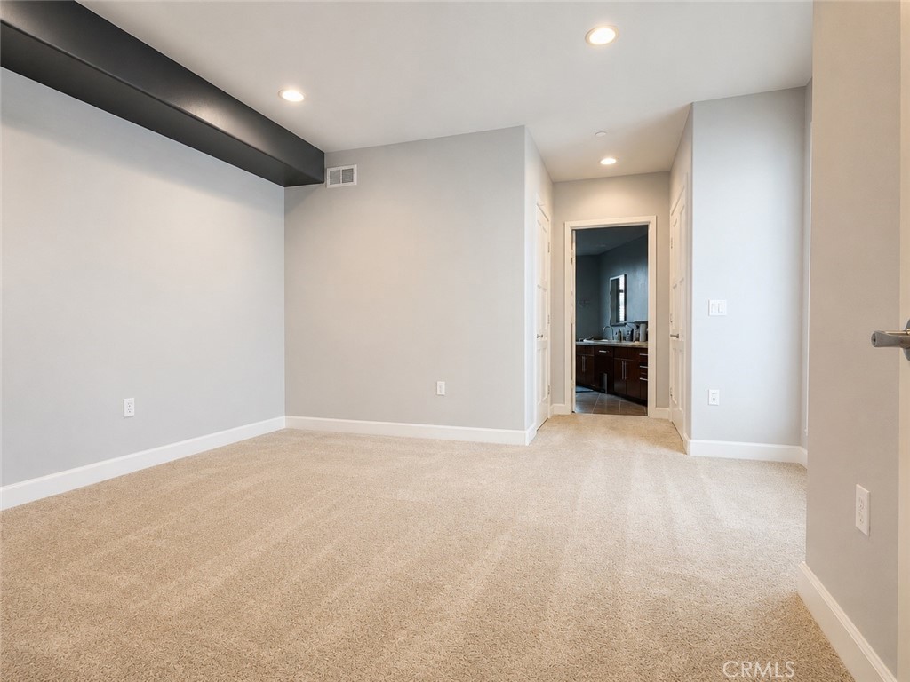 14412 Killion Street 310 Property Photo 8