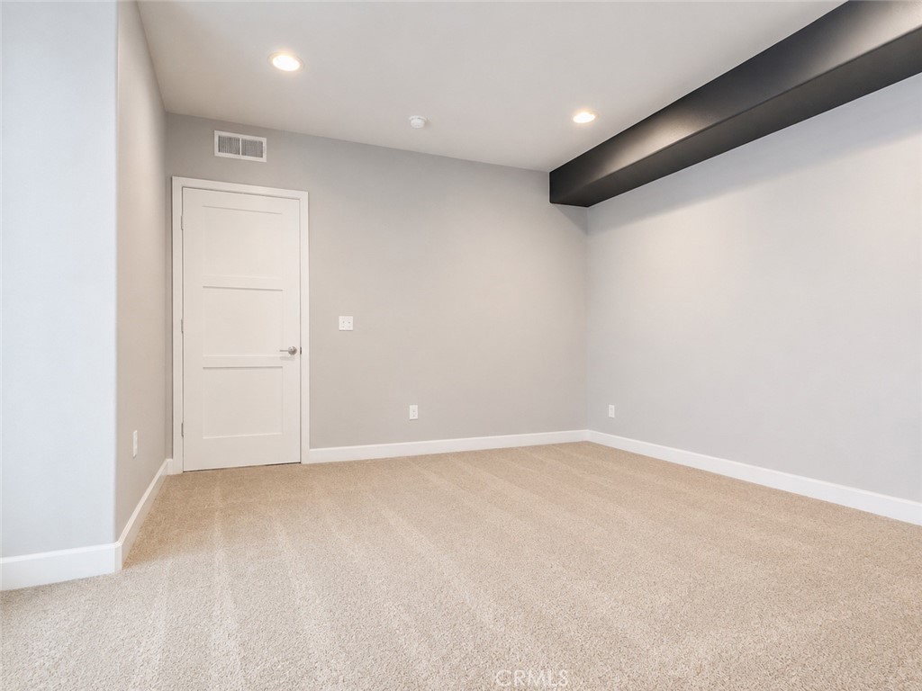 14412 Killion Street 310 Property Photo 10