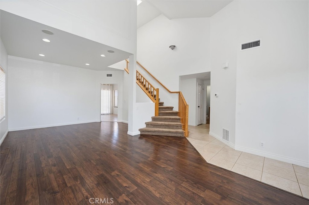 15247 Monroe Avenue Property Photo 5