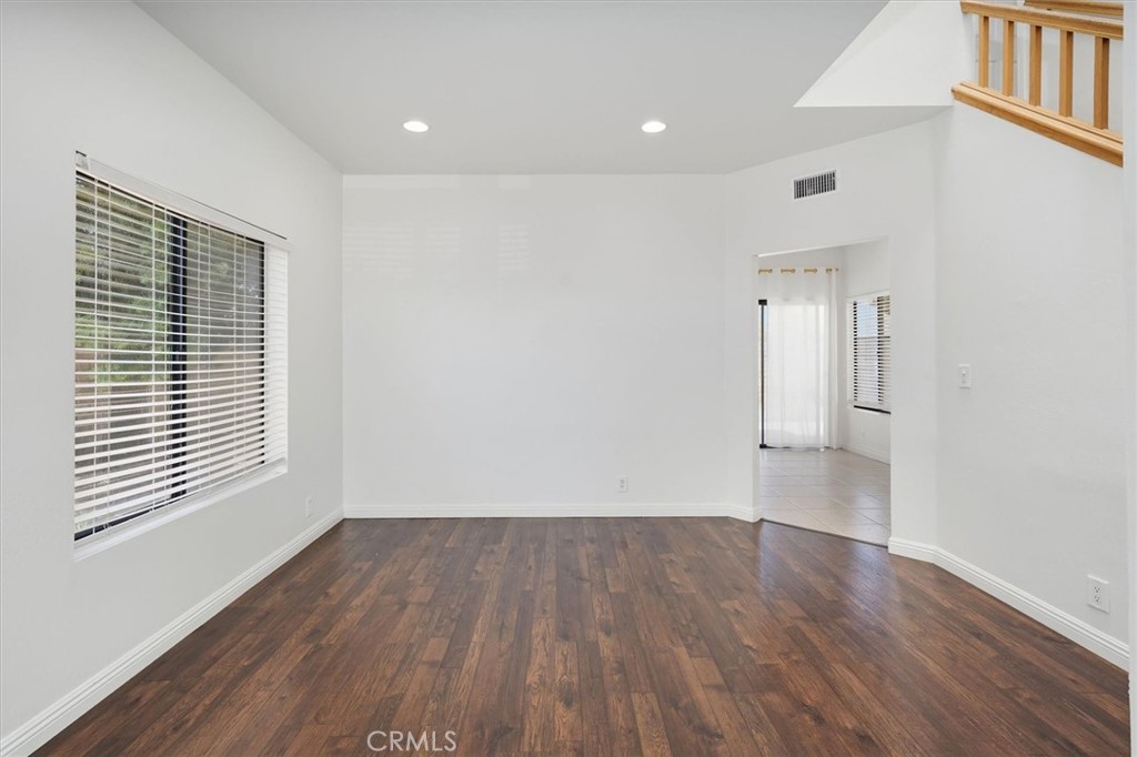 15247 Monroe Avenue Property Photo 7