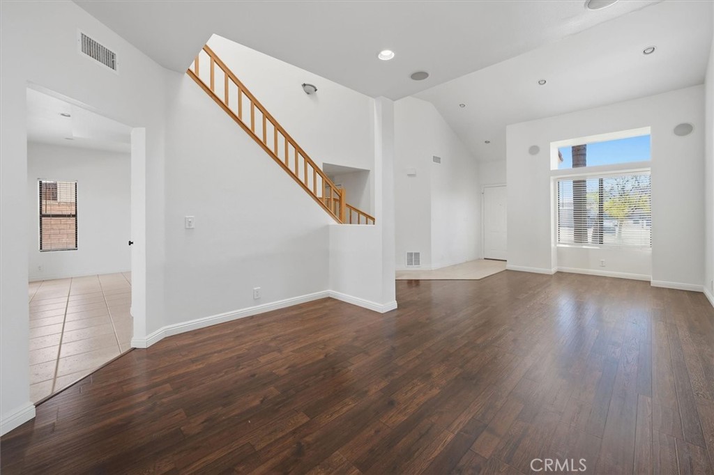 15247 Monroe Avenue Property Photo 8