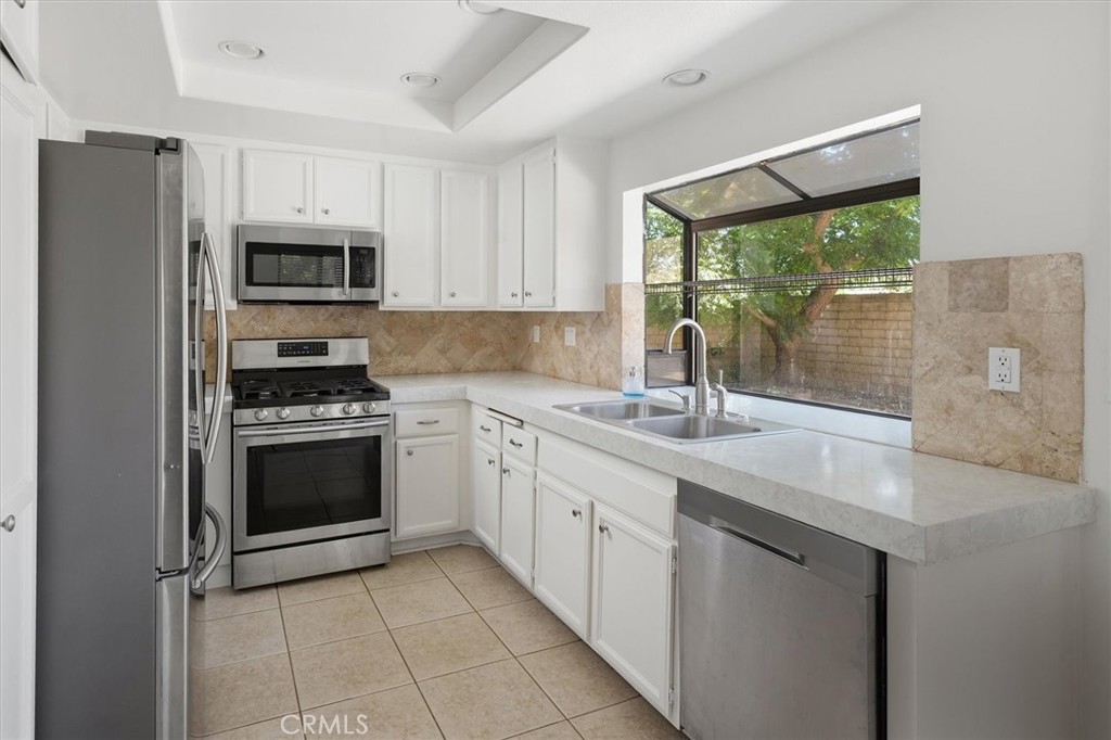 15247 Monroe Avenue Property Photo 11