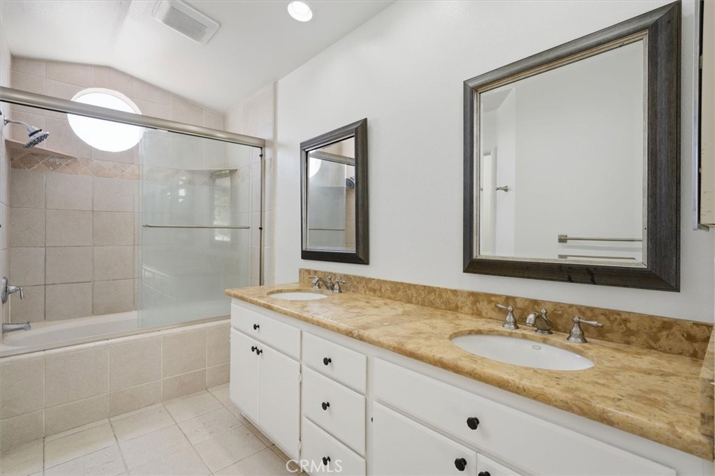 15247 Monroe Avenue Property Photo 19