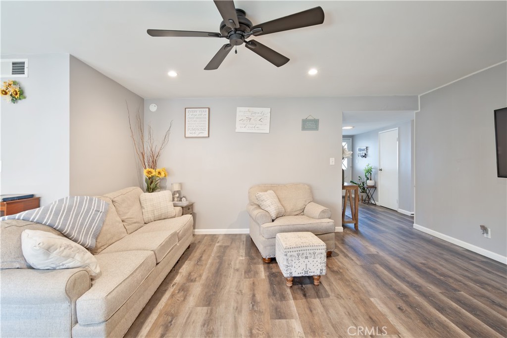 6155 Goshen Avenue Property Photo 8