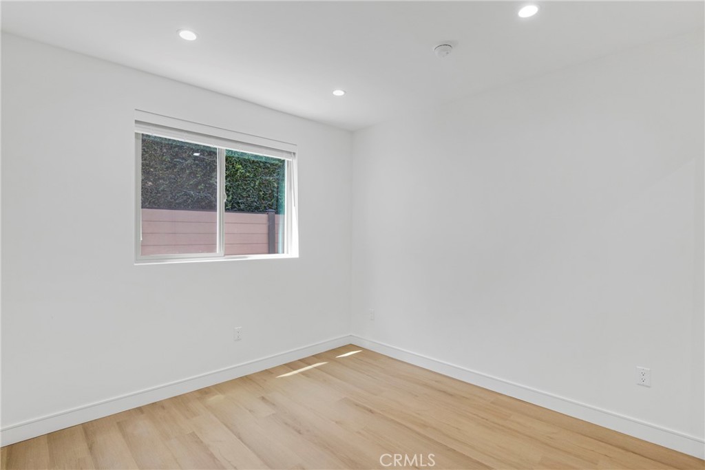 4851 Woodman Avenue Property Photo 6