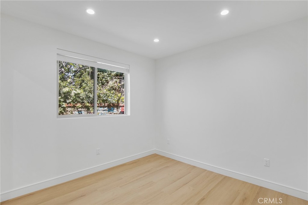 4851 Woodman Avenue Property Photo 8