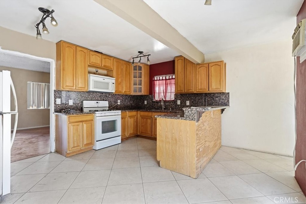 32857 Avenue E Property Photo 10